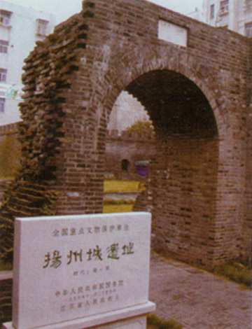 埬
