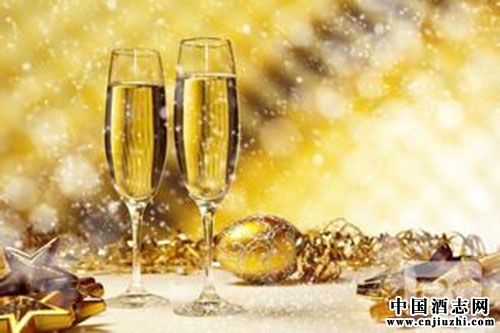 新年起泡酒狹路相逢遇香檳 喝酒是個問題