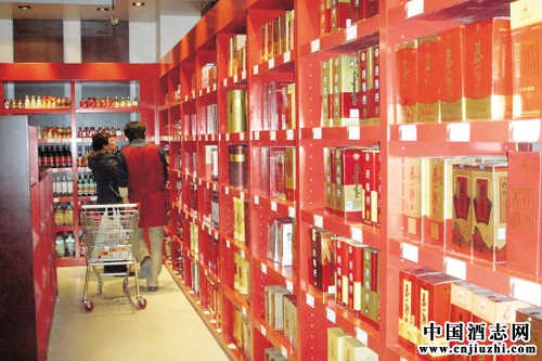 白酒春節銷售不景氣 專賣店壓得喘不過氣來