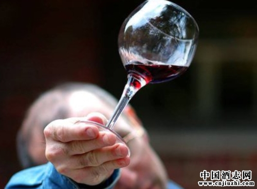 酒類知識:葡萄酒出現(xiàn)沉淀還能喝嗎?