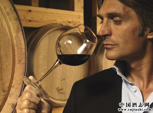 何為葡萄酒“三聞”