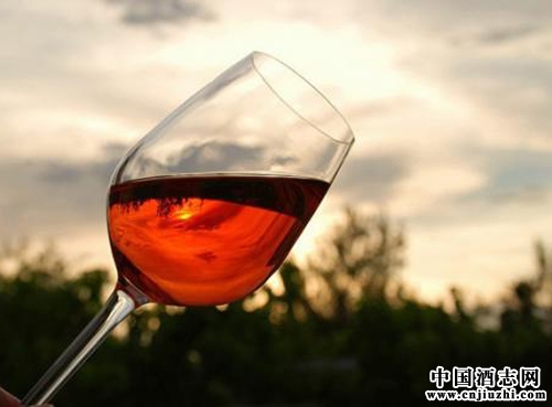 淺析如何觀察葡萄酒的外觀