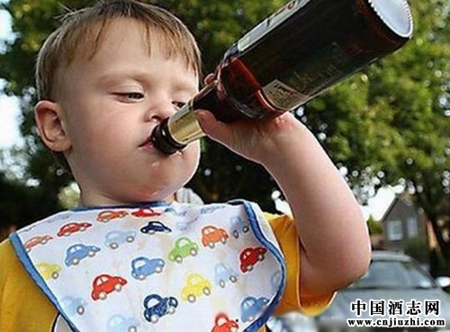 孩子喝酒到底有啥危害?