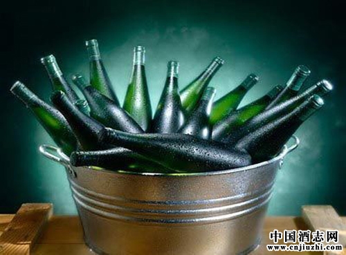 夏季飲酒小百科:夏天喝啤酒吃什么?