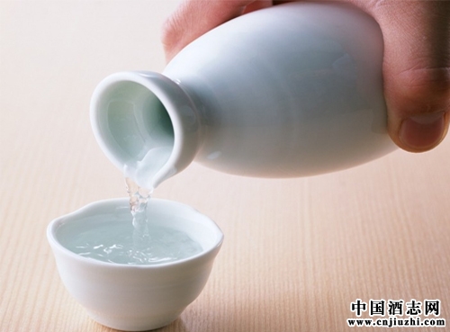 白酒口感品評(píng)用詞 學(xué)會(huì)了你就是品酒師!