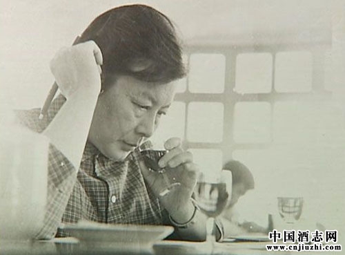 1952꣬һȫuƕ