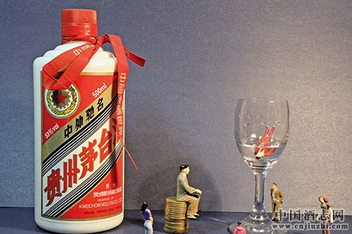 茅臺(tái)酒榮獲“2016年中國(guó)酒業(yè)品類領(lǐng)袖獎(jiǎng)”