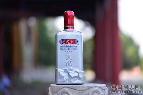 汾酒集團(tuán)與酒仙網(wǎng)聯(lián)手推出42°優(yōu)級(jí)杏花村