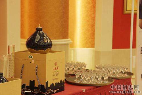 五糧液首家電商體驗店落地蘇寧